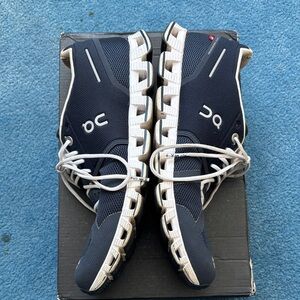 ON Cloud Running Men’s Navy & White Sneakers US 7.5, EUR 40.5, UK 7